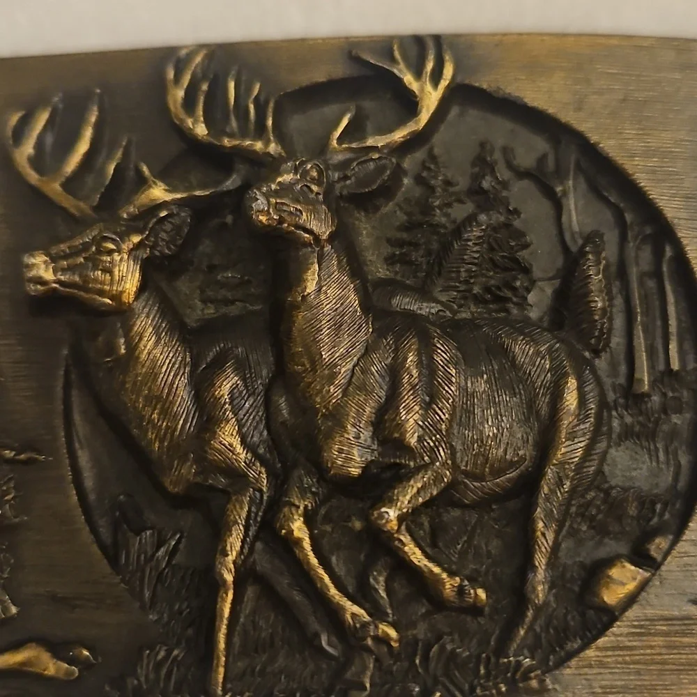 Vtg BERGAMOT 1990 Elk Deer Hunter Outdoorsman Belt Buckle